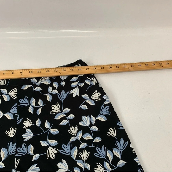 J Jill Wearable Full Leg Cropped Pants Lage Petite Pull On Black Blue Floral - Picture 10 of 10